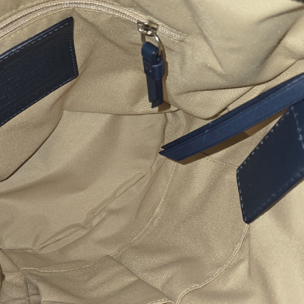 Coach Navy and White Leather Hobo Bag - Picture 11 of 16